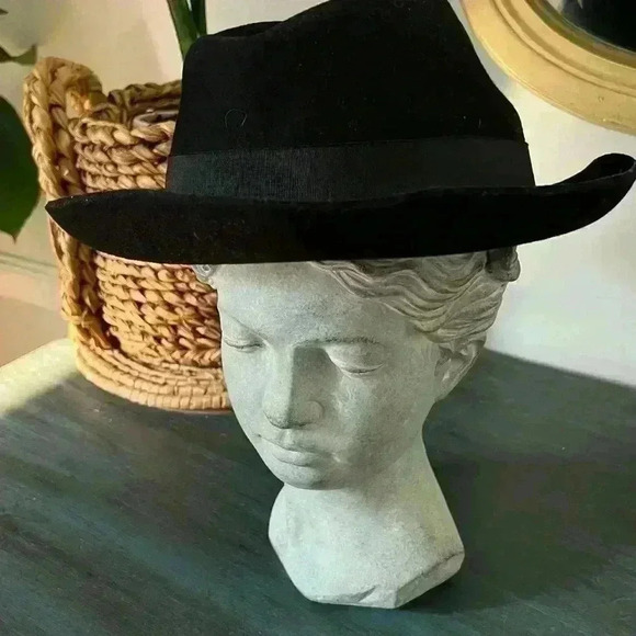 Montique International Fedora with Feather details and black trim with hat pin - Picture 2 of 6